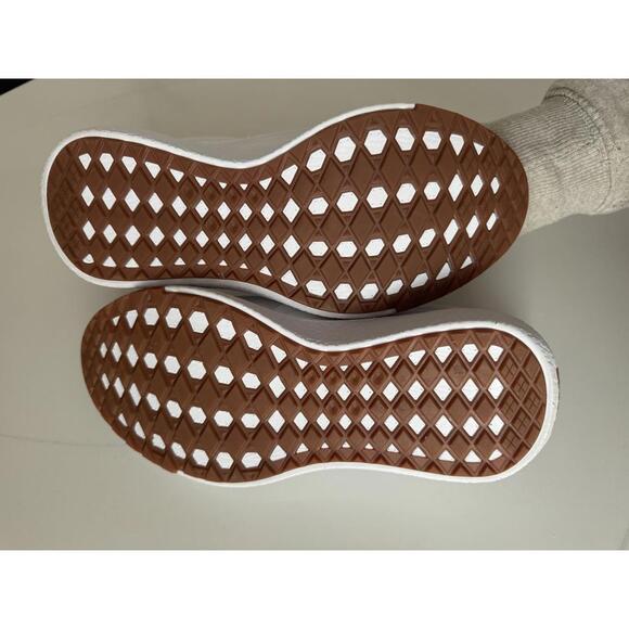 Vans UltraRange EXO SE Sneakers - White Women Size 7 - Picture 7 of 8